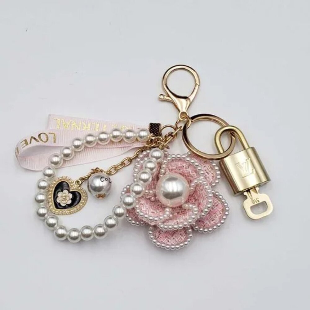 LV Authentic Gold Lock & Key 🔑 Luxury Bag Charm w/ Unbranded Flower Keychain